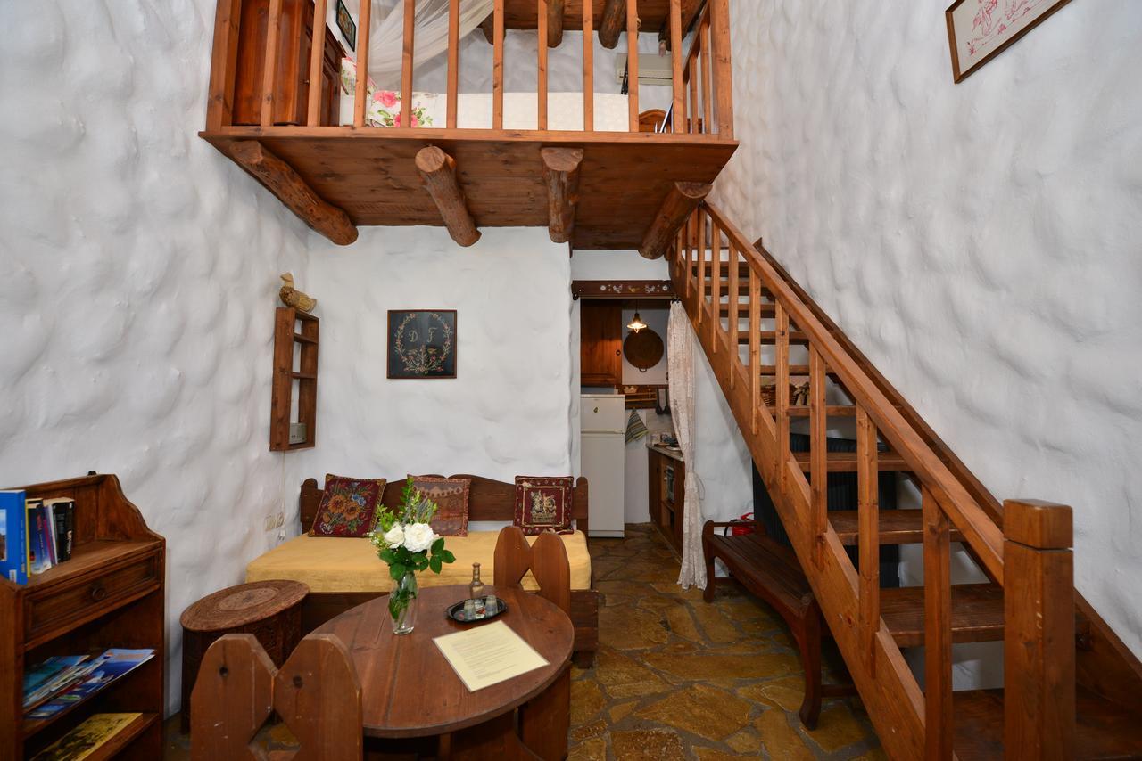 Viglatoras Apartment Sarkhos ภายนอก รูปภาพ